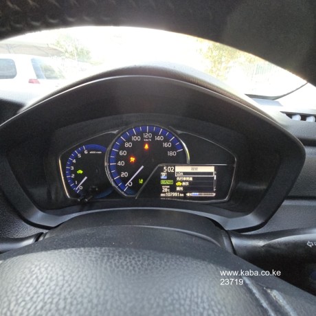 toyota-fielder-hybrid-big-4