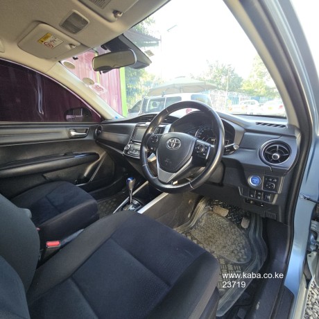 toyota-fielder-hybrid-big-2