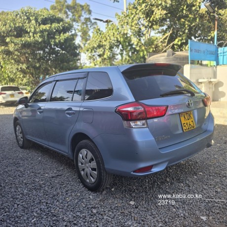 toyota-fielder-hybrid-big-6