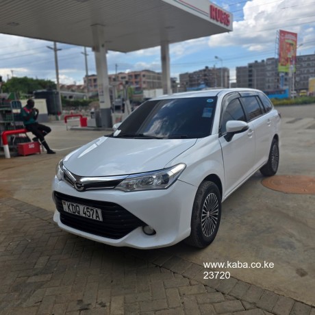 2017-toyota-fielder-big-1