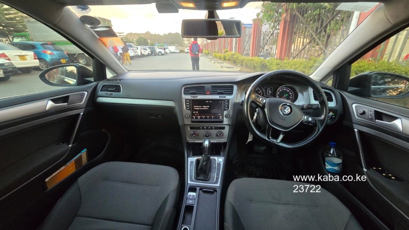 volkswagen-golf-variant-big-2