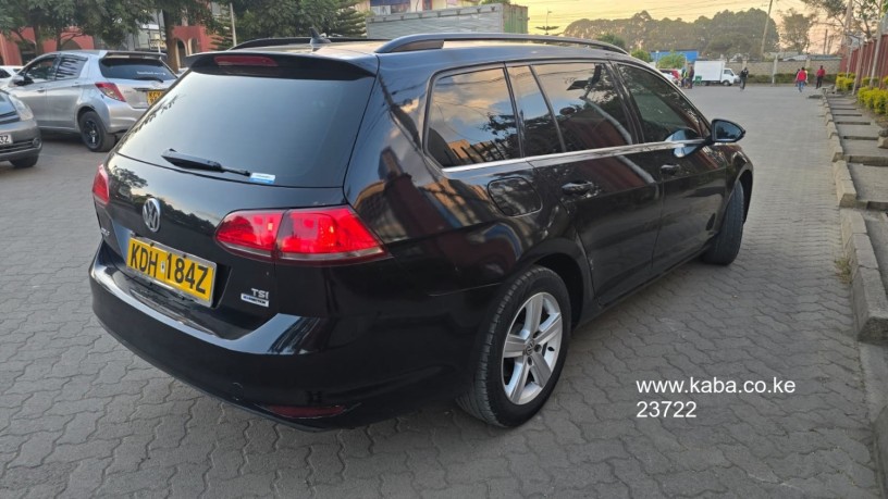 volkswagen-golf-variant-big-5