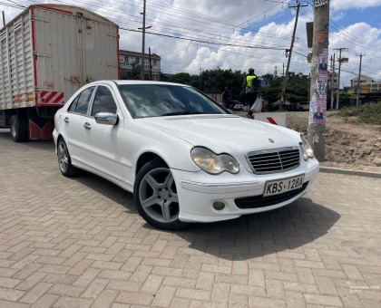 Mercedes Benz C180