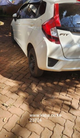 honda-fit-2015-non-hybrid-big-4