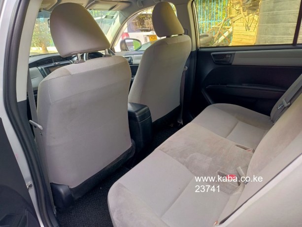 2013-toyota-axio-big-3