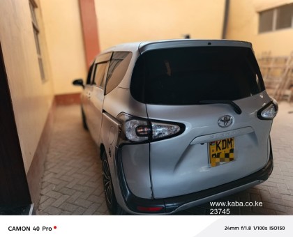Toyota Sienta 2016