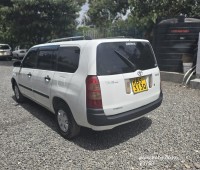 toyota-succeed-small-8