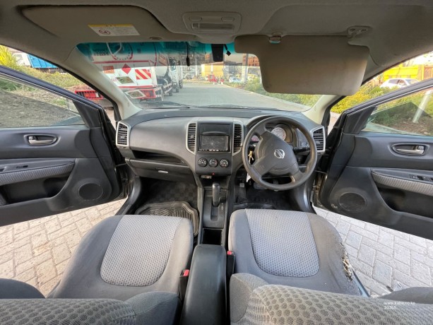 nissan-wingroad-big-2