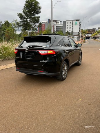 2019-toyota-harrier-premium-sunroof-big-3