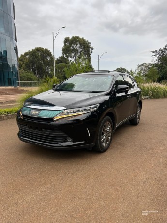 2019-toyota-harrier-premium-sunroof-big-2