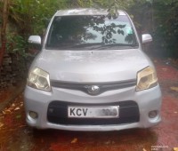 2013-toyota-sienta-for-sale-small-1