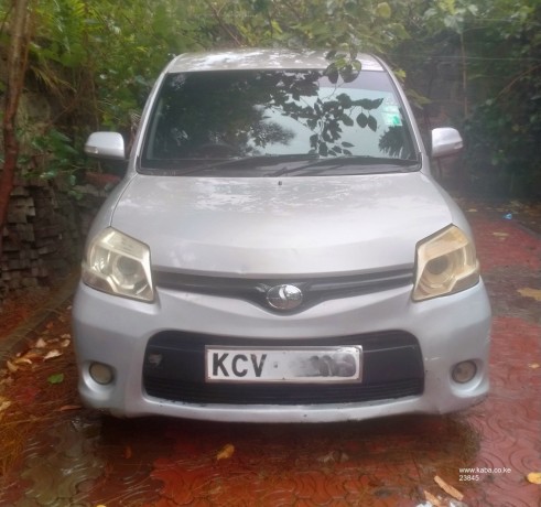 2013-toyota-sienta-for-sale-big-1