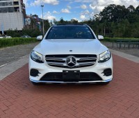 2019-mercedes-glc250-amg-sunroof-small-6