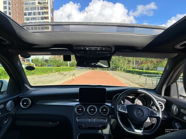 2019-mercedes-glc250-amg-sunroof-big-2