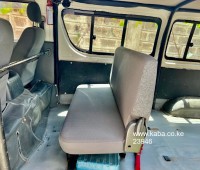 toyota-rhiace-kdh-200-small-4