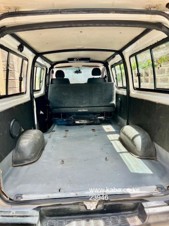 toyota-rhiace-kdh-200-big-3