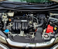 honda-fit-2018-model-small-4