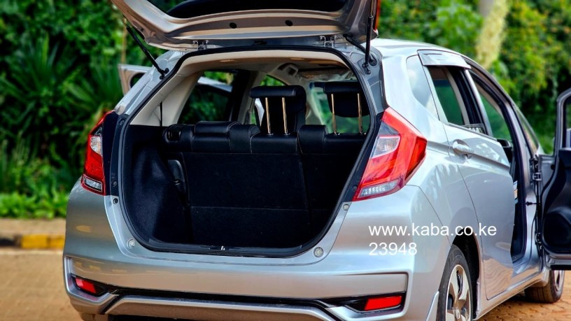 honda-fit-2018-model-big-7