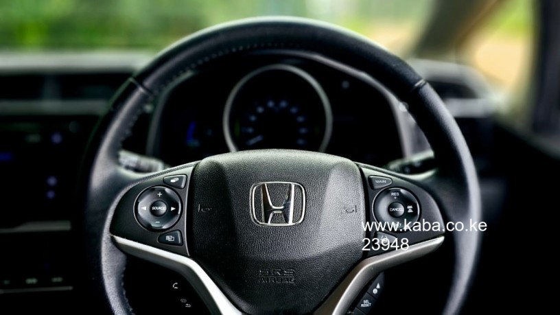 honda-fit-2018-model-big-6