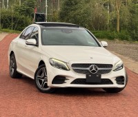 2019-mercedes-c200-4matic-sunroof-small-0