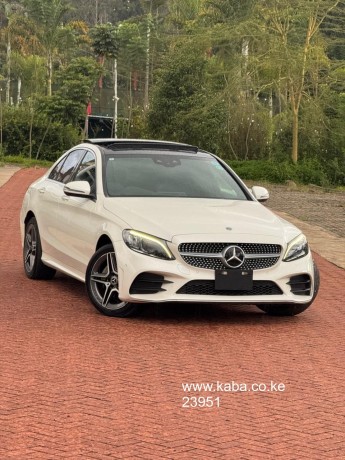 2019-mercedes-c200-4matic-sunroof-big-0