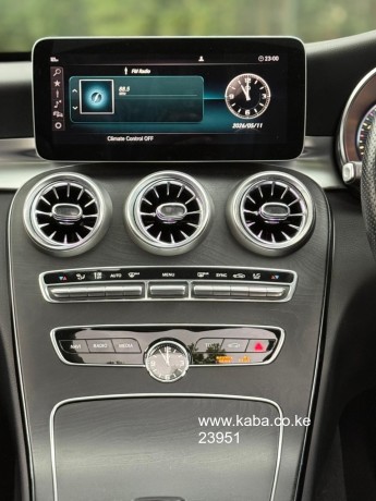 2019-mercedes-c200-4matic-sunroof-big-3