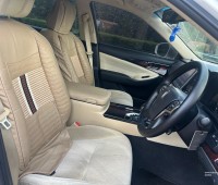 2017-toyota-crown-small-3