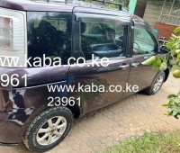toyota-sienta-small-9