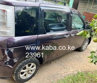 toyota-sienta-small-5