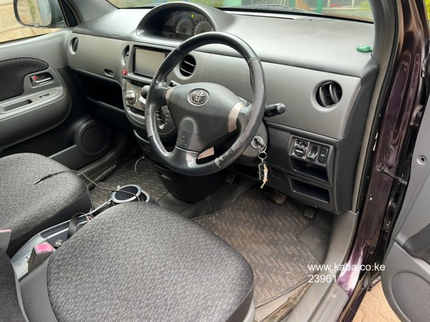 toyota-sienta-big-2