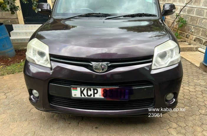 toyota-sienta-big-0