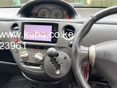 toyota-sienta-big-7