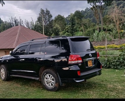 Toyota landcruiser 2010