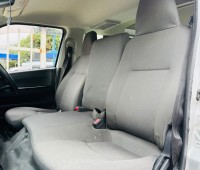 2019-toyota-hiace-diesel-7l-small-3
