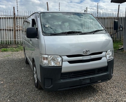 2019 TOYOTA HIACE DIESEL 7L