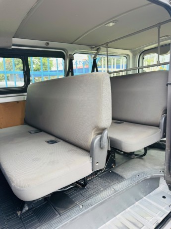 2019-toyota-hiace-diesel-7l-big-4