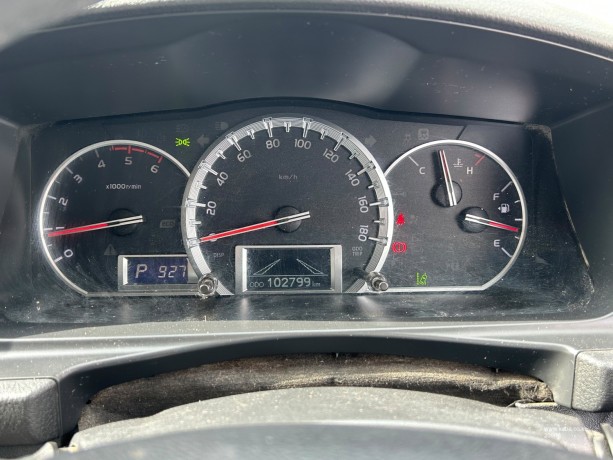 2019-toyota-hiace-diesel-7l-big-1
