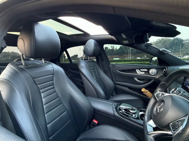 2019-mercedes-e220d-amg-sunroof-big-4