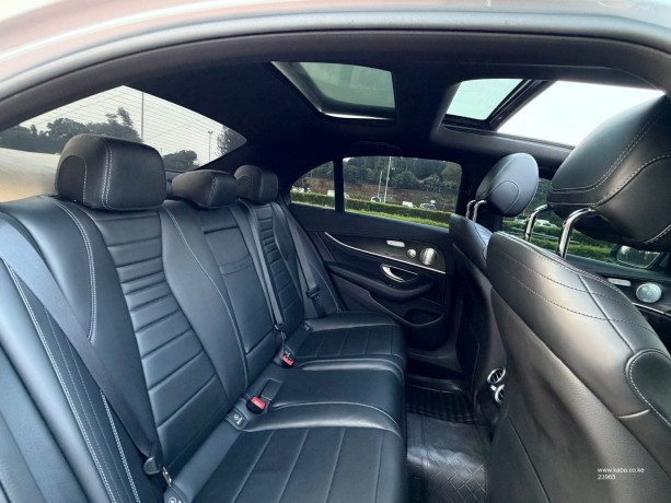 2019-mercedes-e220d-amg-sunroof-big-3