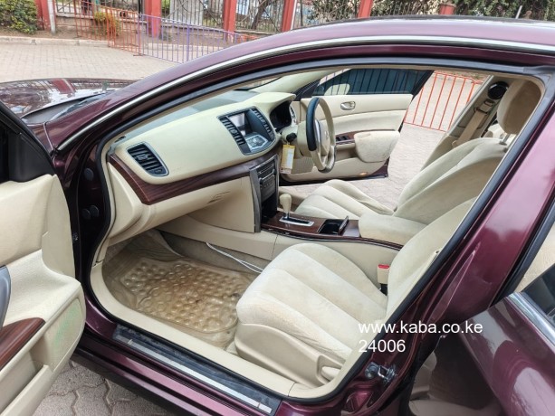 nissan-teana-big-3