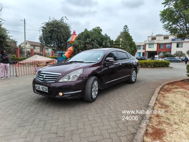 nissan-teana-big-1