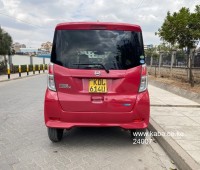 2015-nissan-dayz-roox-small-4