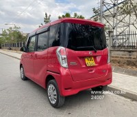 2015-nissan-dayz-roox-small-3