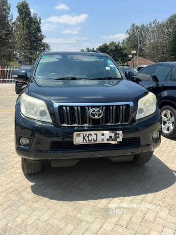 a-clean-well-maintained-toyota-prado-big-0