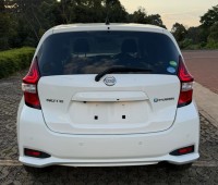 2019-nissan-note-e-power-small-6