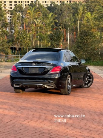 2020-mercedes-benz-c200-amg-sunroof-big-5