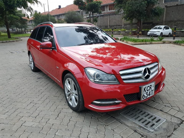 2011-mercedes-benz-c-class-big-9