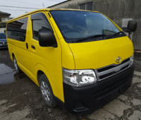 2013-toyota-hiace-small-0