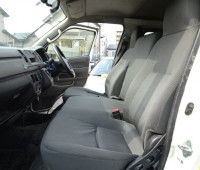 2013-toyota-hiace-small-15