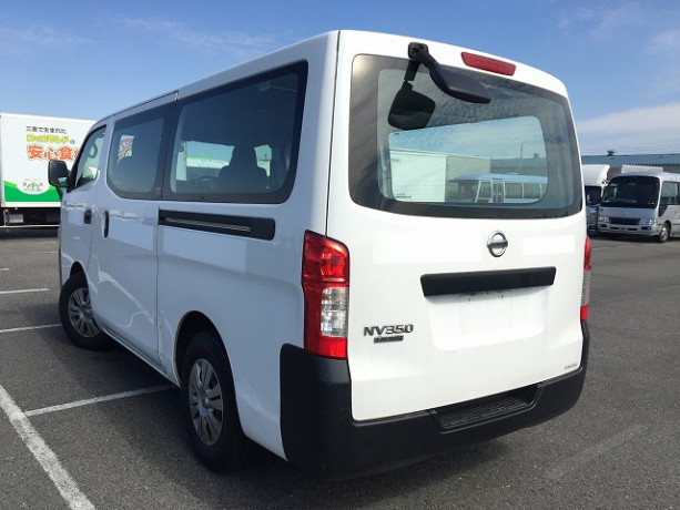 2014-nissan-caravan-big-12